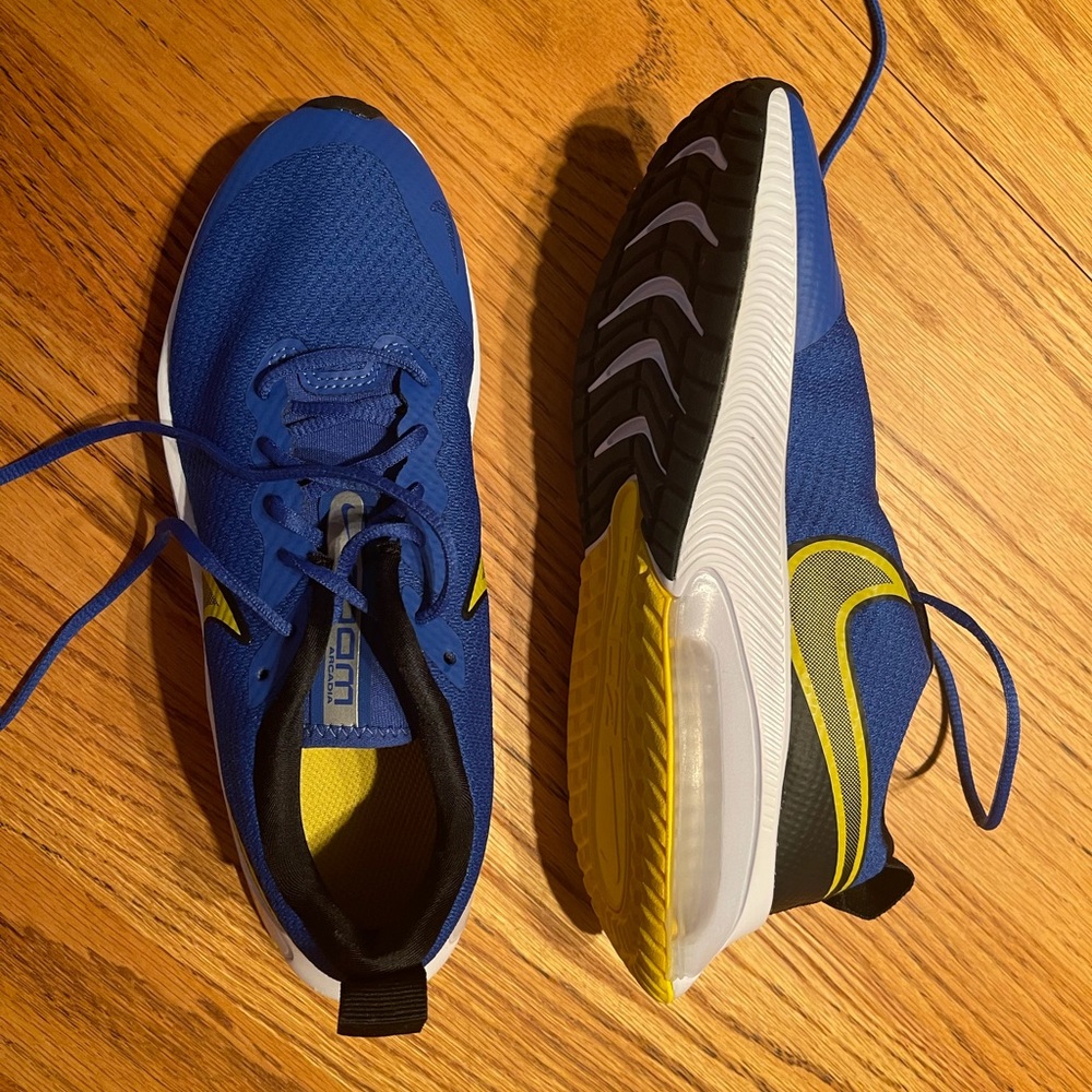 Nike boys size 4